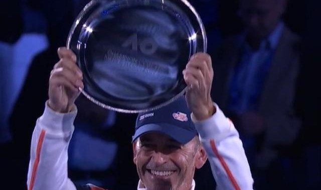 开云体育-张奔斗：与费雷罗分手，阿卡从男孩彻底长成为男人