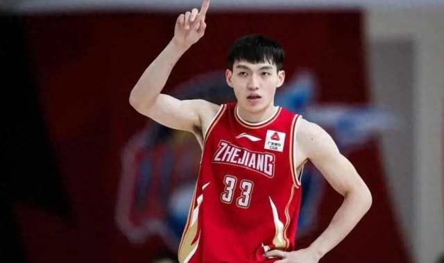 开云APP下载-拿600万，全场4中1，正负值-22！球迷：最水MVP没有之一