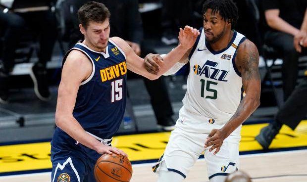 开云APP下载-约基奇恐怖数据变成空砍 掘金防守依旧未见起色